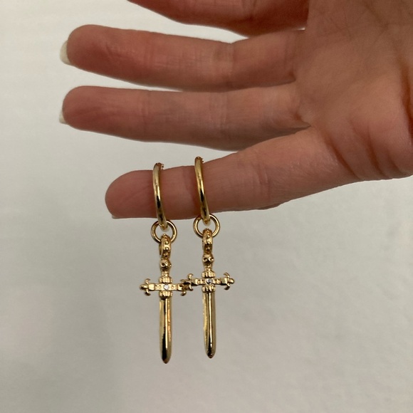 New Vanessa Mooney gold ALEXANDRA HOOP EARRINGS - Picture 12 of 12